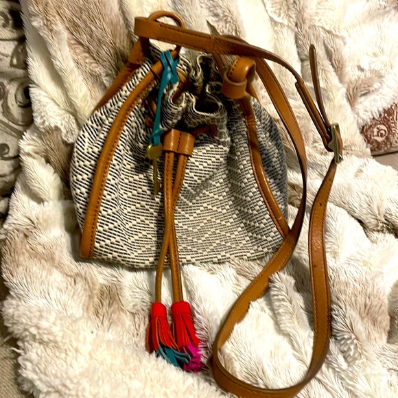 Fossil Crossbody Cinch Closure Purse ❤️ 💙 💖 - Picture 2 of 12